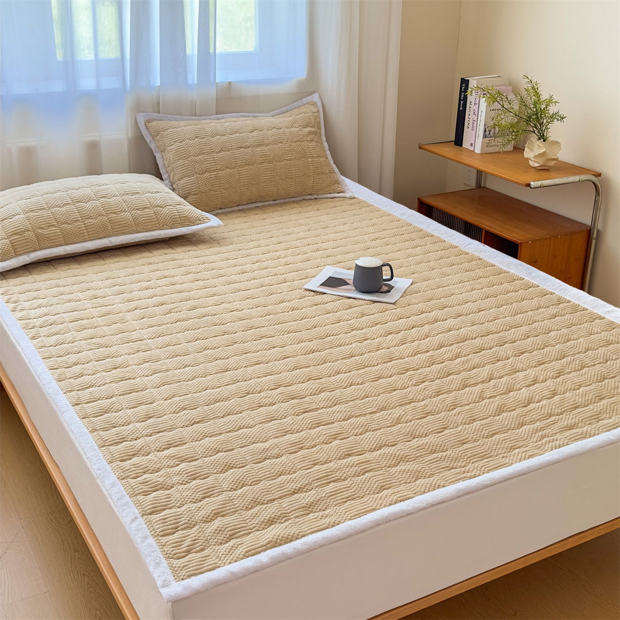 91家纺网 家纺一手货源 找家纺 恒爱家纺 2025新款牛奶绒提花床垫床褥 金典驼