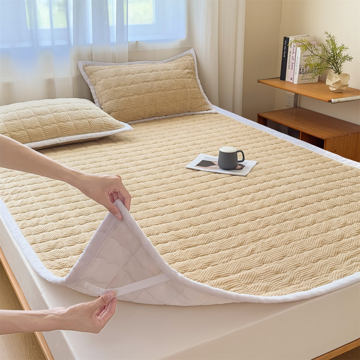 91家纺网 家纺一手货源 找家纺 恒爱家纺 2025新款牛奶绒提花床垫床褥 金典驼