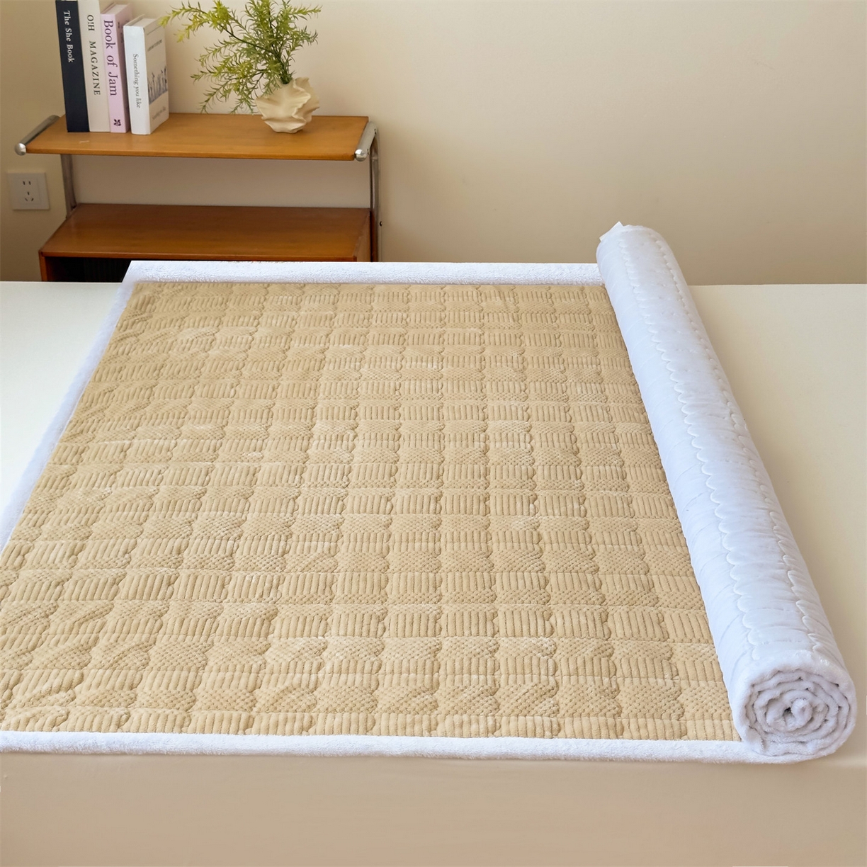 91家纺网 家纺一手货源 找家纺 恒爱家纺 2025新款牛奶绒提花床垫床褥 金典驼