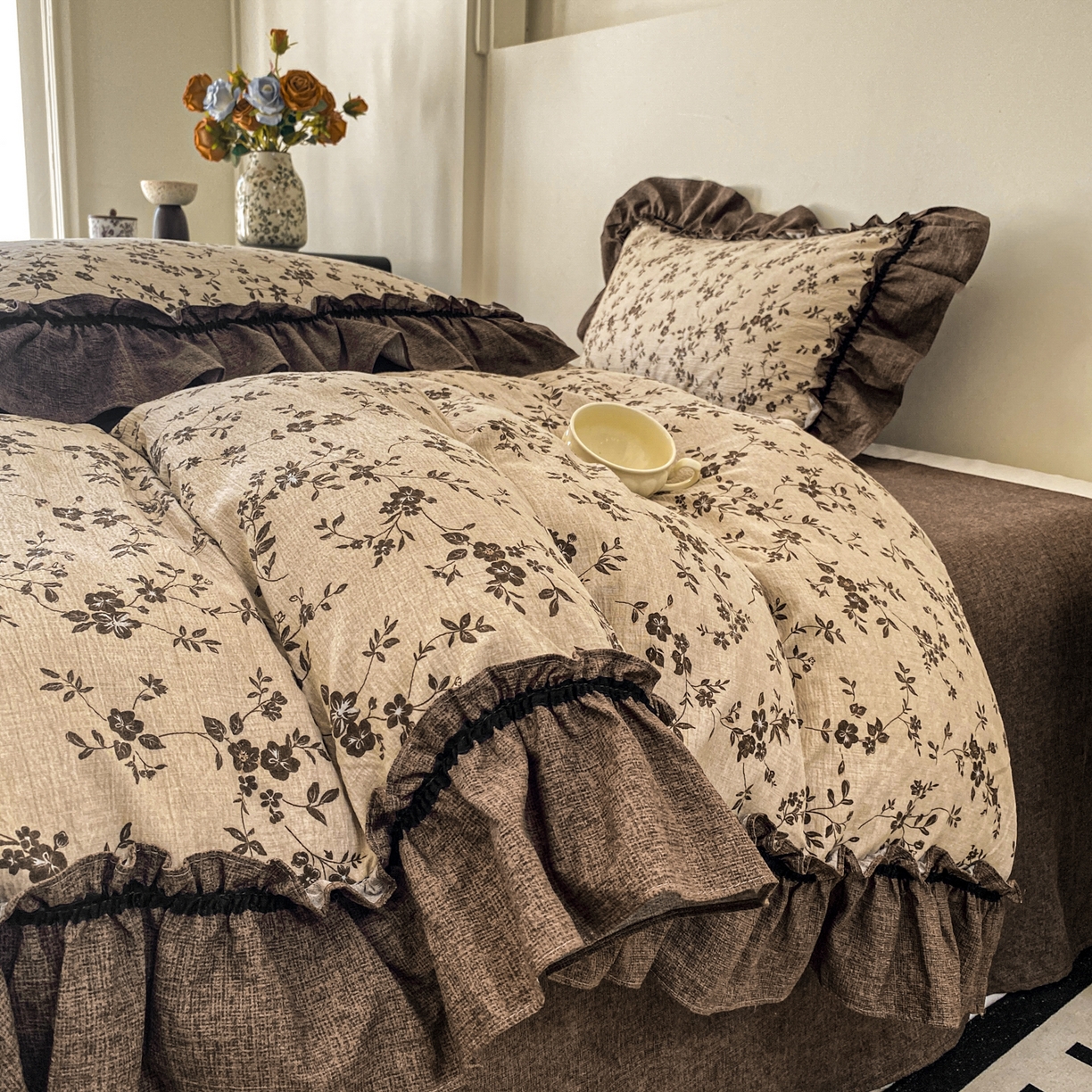 91家纺网 家纺一手货源 找家纺 梦纤绒 2025新款复古风亚麻原麻花边四件套 棕篱