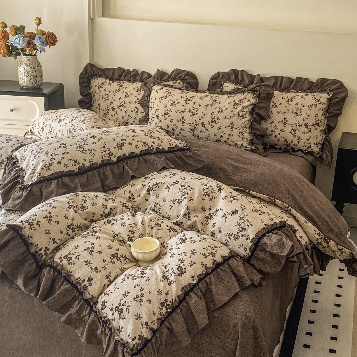 91家纺网 家纺一手货源 找家纺 梦纤绒 2025新款复古风亚麻原麻花边四件套 棕篱