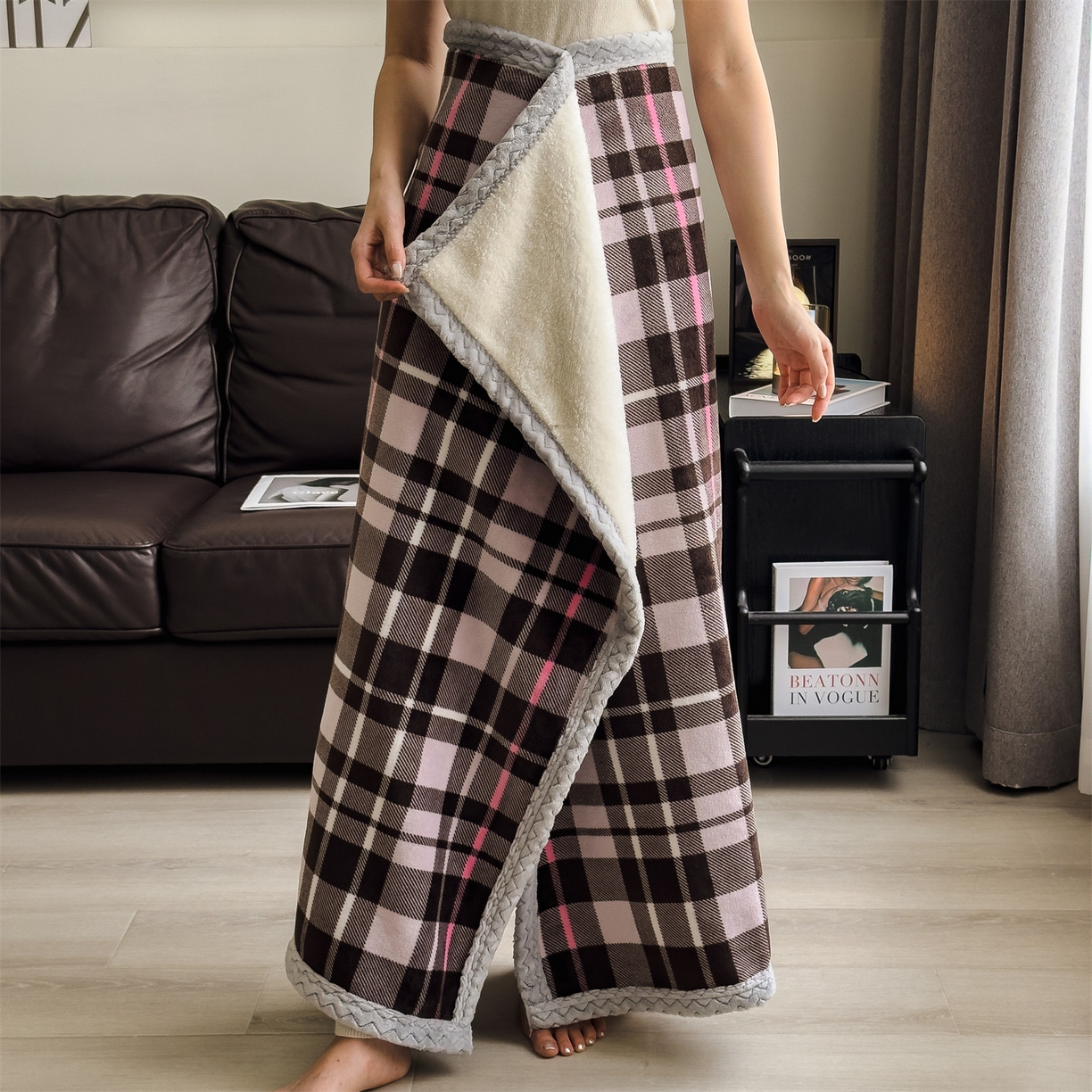 91家纺网 家纺一手货源 找家纺 （总）五月家纺 2025新款多功能牛奶绒中古无印风披肩毯