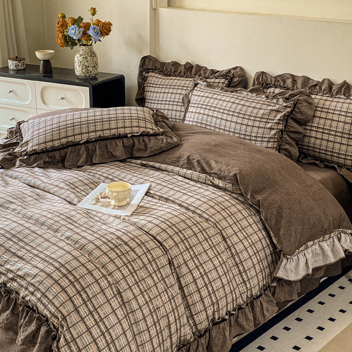 91家纺网 家纺一手货源 找家纺 梦纤绒 2025新款复古风亚麻原麻花边四件套 格韵