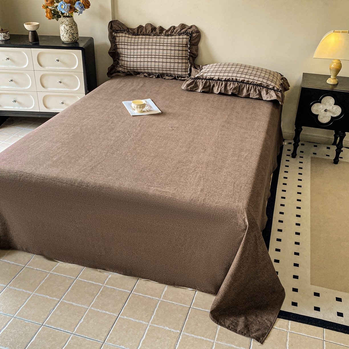 91家纺网 家纺一手货源 找家纺 梦纤绒 2025新款复古风亚麻原麻花边四件套 格韵