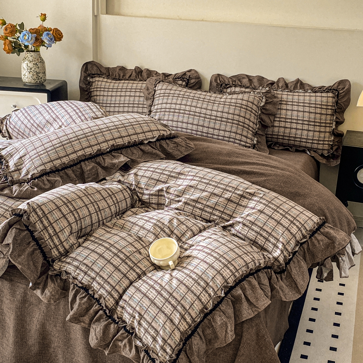 91家纺网 家纺一手货源 找家纺 梦纤绒 2025新款复古风亚麻原麻花边四件套 格韵