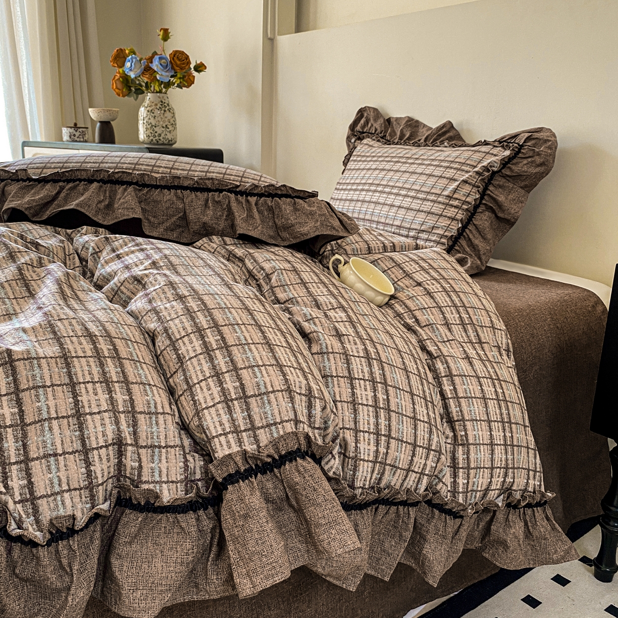 91家纺网 家纺一手货源 找家纺 梦纤绒 2025新款复古风亚麻原麻花边四件套 格韵