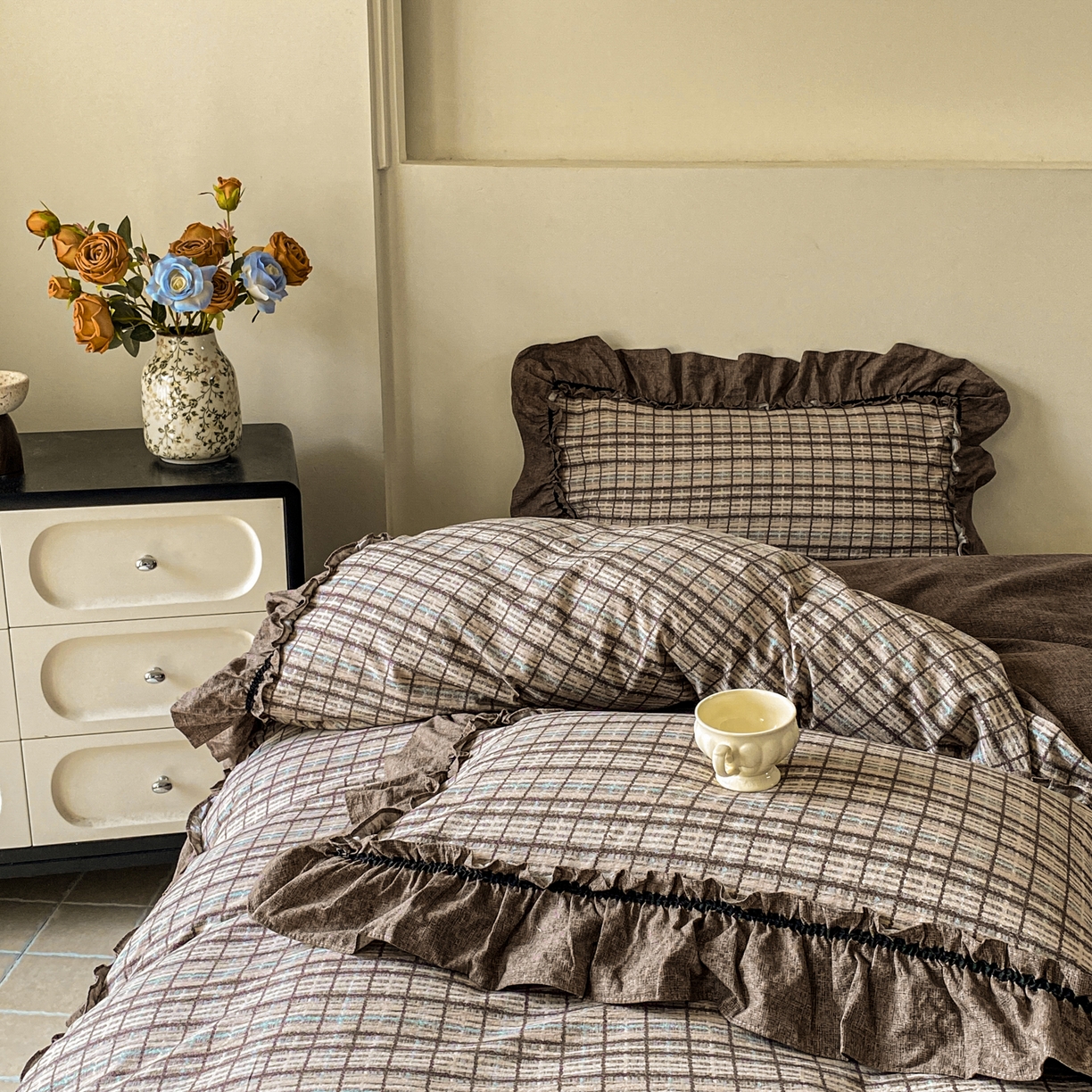 91家纺网 家纺一手货源 找家纺 梦纤绒 2025新款复古风亚麻原麻花边四件套 格韵