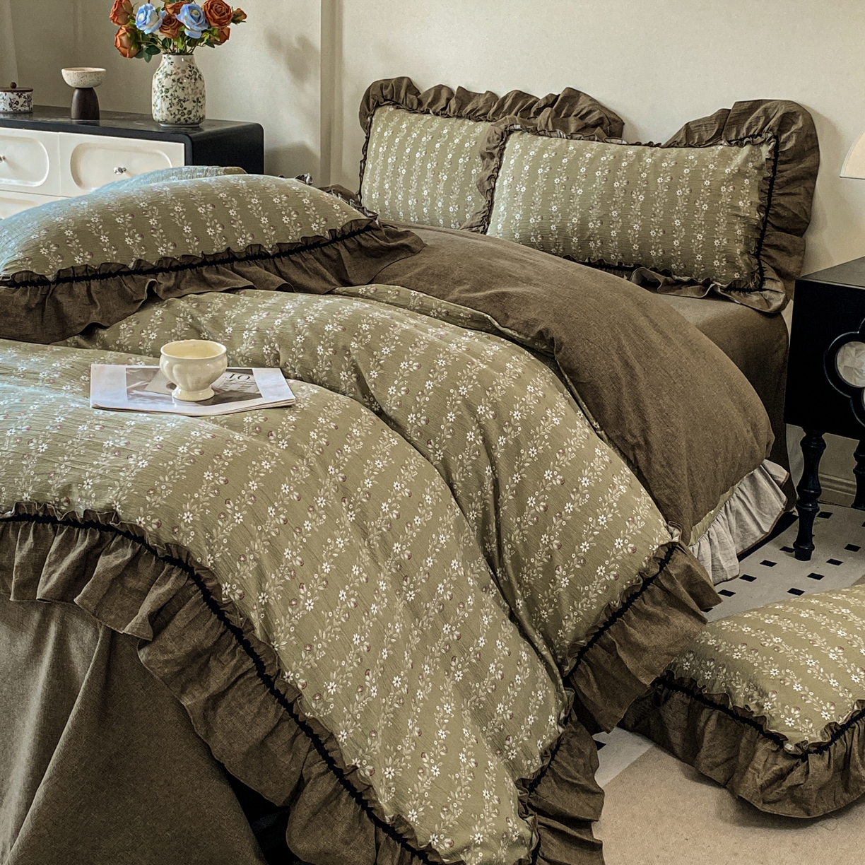 91家纺网 家纺一手货源 找家纺 梦纤绒 2025新款复古风亚麻原麻花边四件套 绿茵