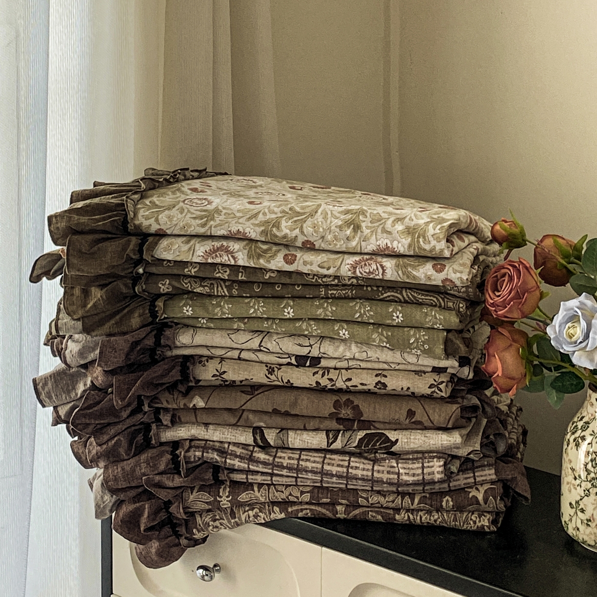 91家纺网 家纺一手货源 找家纺 梦纤绒 2025新款复古风亚麻原麻花边四件套 组合