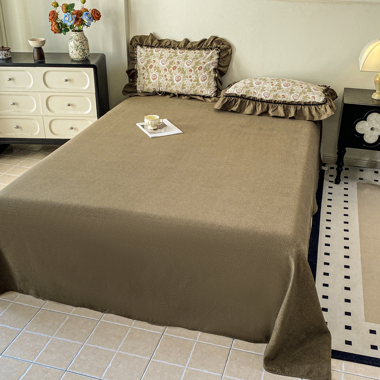 91家纺网 家纺一手货源 找家纺 梦纤绒 2025新款复古风亚麻原麻花边四件套 太阳花