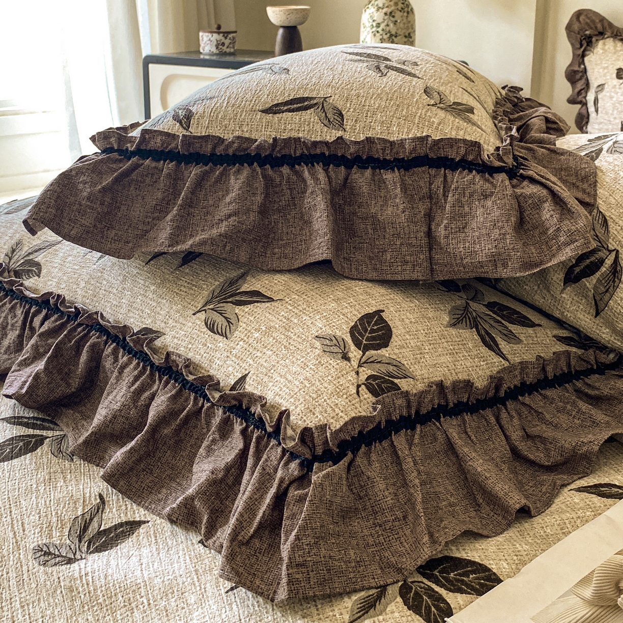 91家纺网 家纺一手货源 找家纺 梦纤绒 2025新款复古风亚麻原麻花边四件套 叶影