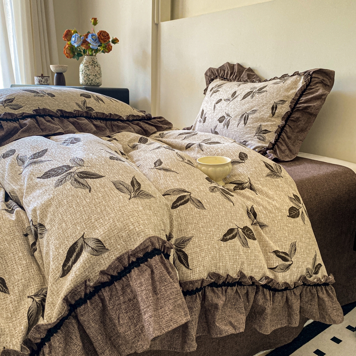 91家纺网 家纺一手货源 找家纺 梦纤绒 2025新款复古风亚麻原麻花边四件套 叶影