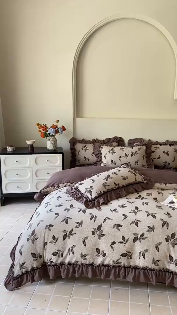 91家纺网 家纺一手货源 找家纺 梦纤绒 2025新款复古风亚麻原麻花边四件套 叶影