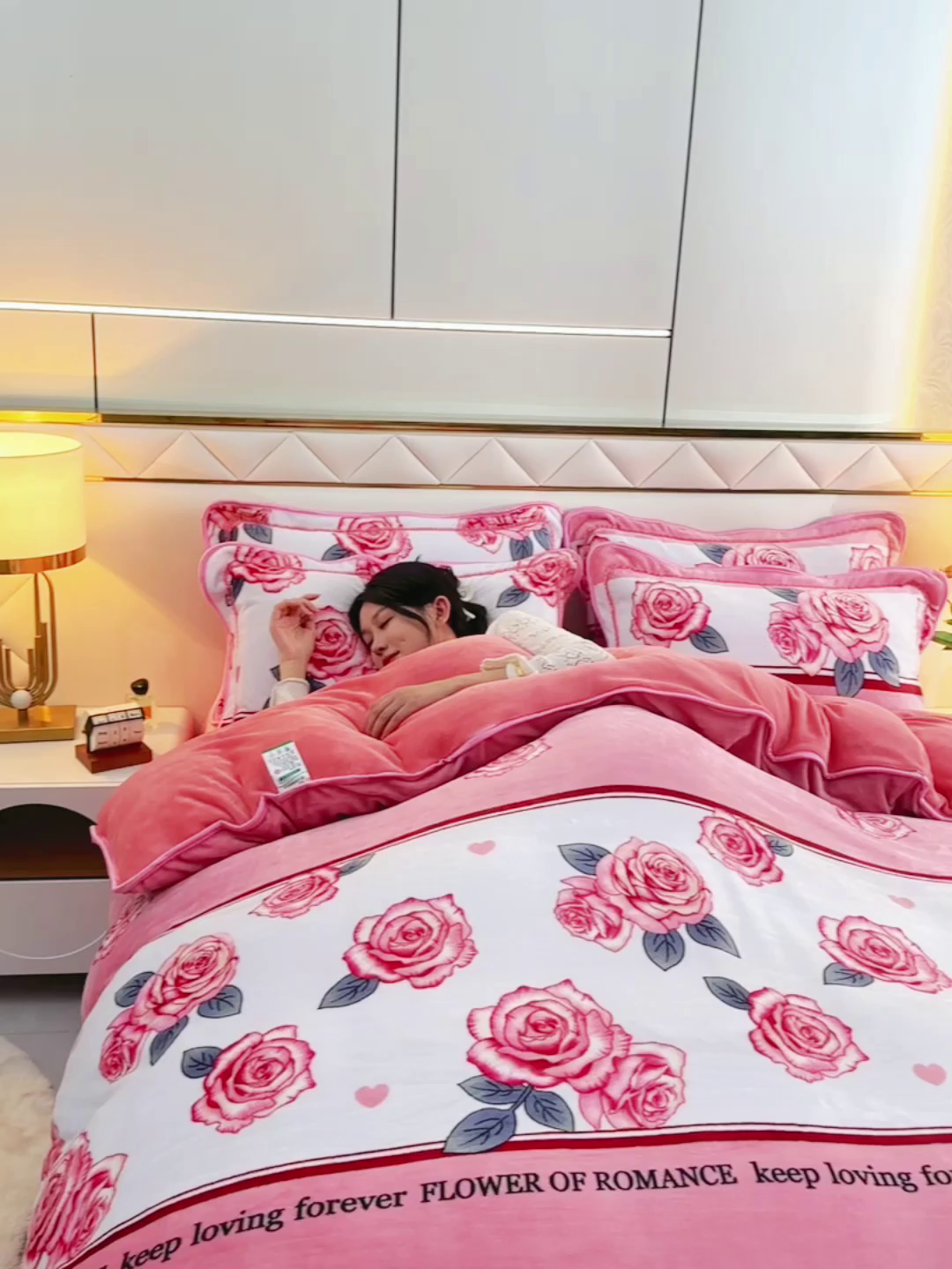 91家纺网 家纺一手货源 找家纺 眠多宝 2025新款8-9斤高克重牛奶绒四件套法莱绒水晶绒金貂绒抖音快手直播热款 爱意满满