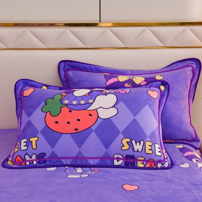 91家纺网 家纺一手货源 找家纺 眠多宝 2025新款8-9斤高克重牛奶绒四件套法莱绒水晶绒金貂绒抖音快手直播热款 草莓洛米