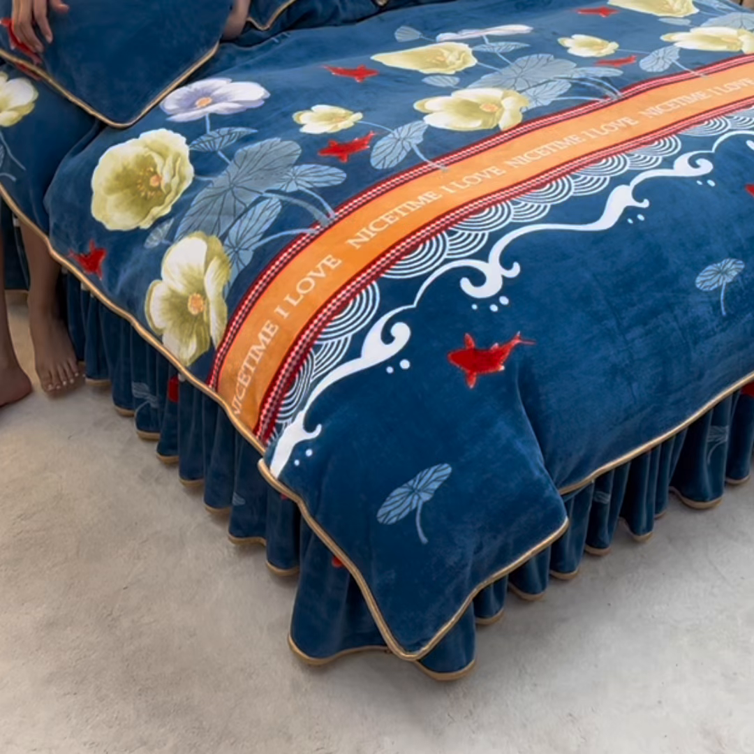 91家纺网 家纺一手货源 找家纺 眠多宝 2025新款8-9斤高克重牛奶绒四件套法莱绒水晶绒金貂绒抖音快手直播热款 荷塘月色