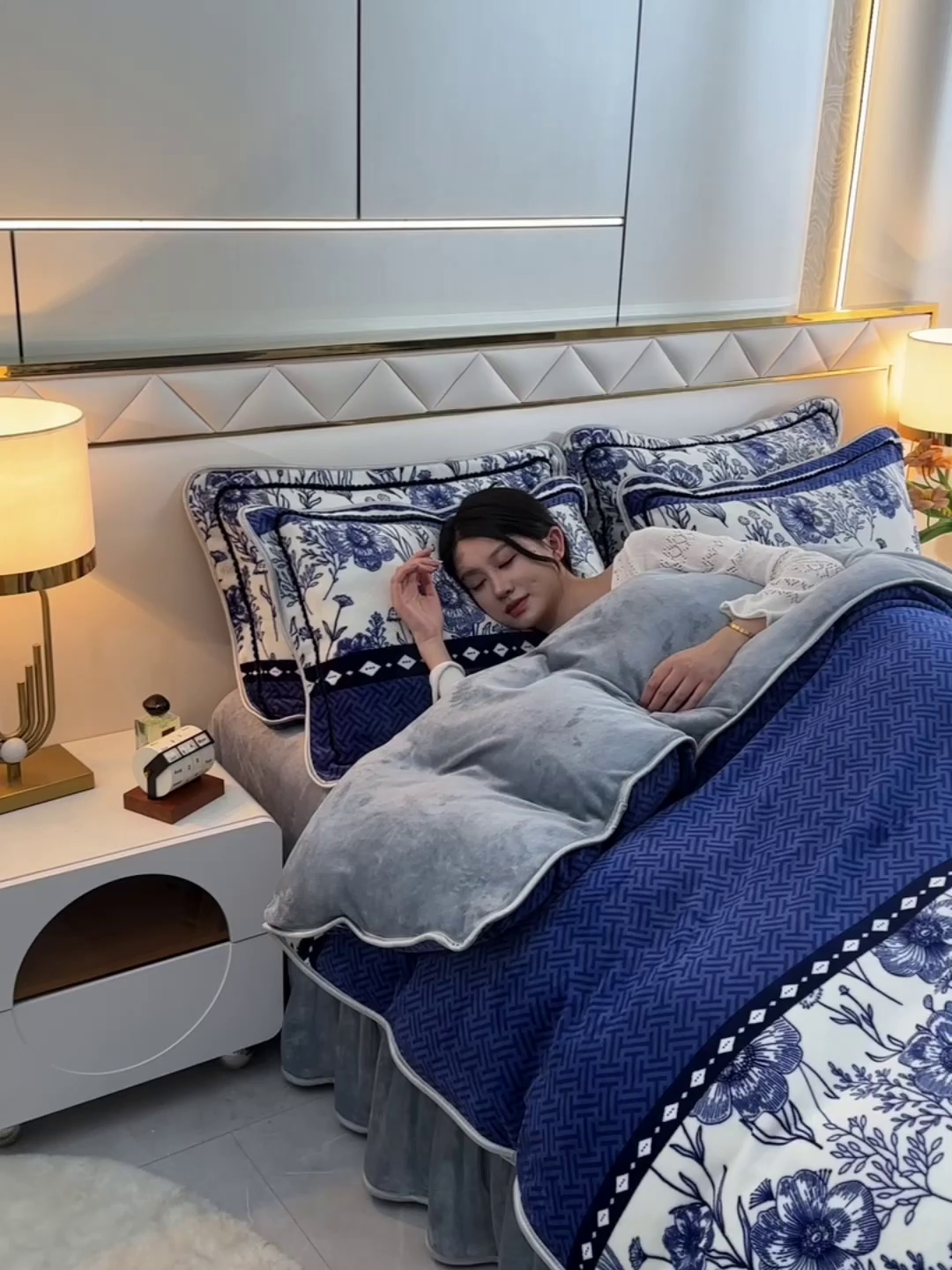 91家纺网 家纺一手货源 找家纺 眠多宝 2025新款8-9斤高克重牛奶绒四件套法莱绒水晶绒金貂绒抖音快手直播热款 花语