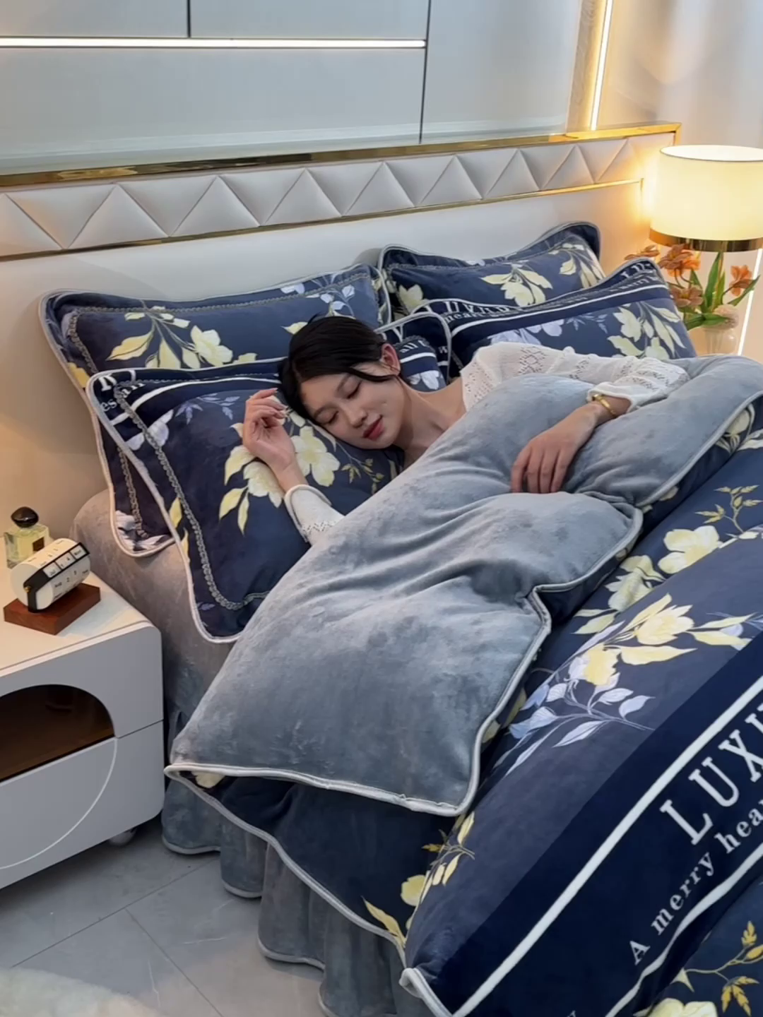 91家纺网 家纺一手货源 找家纺 眠多宝 2025新款8-9斤高克重牛奶绒四件套法莱绒水晶绒金貂绒抖音快手直播热款 金桂飘香