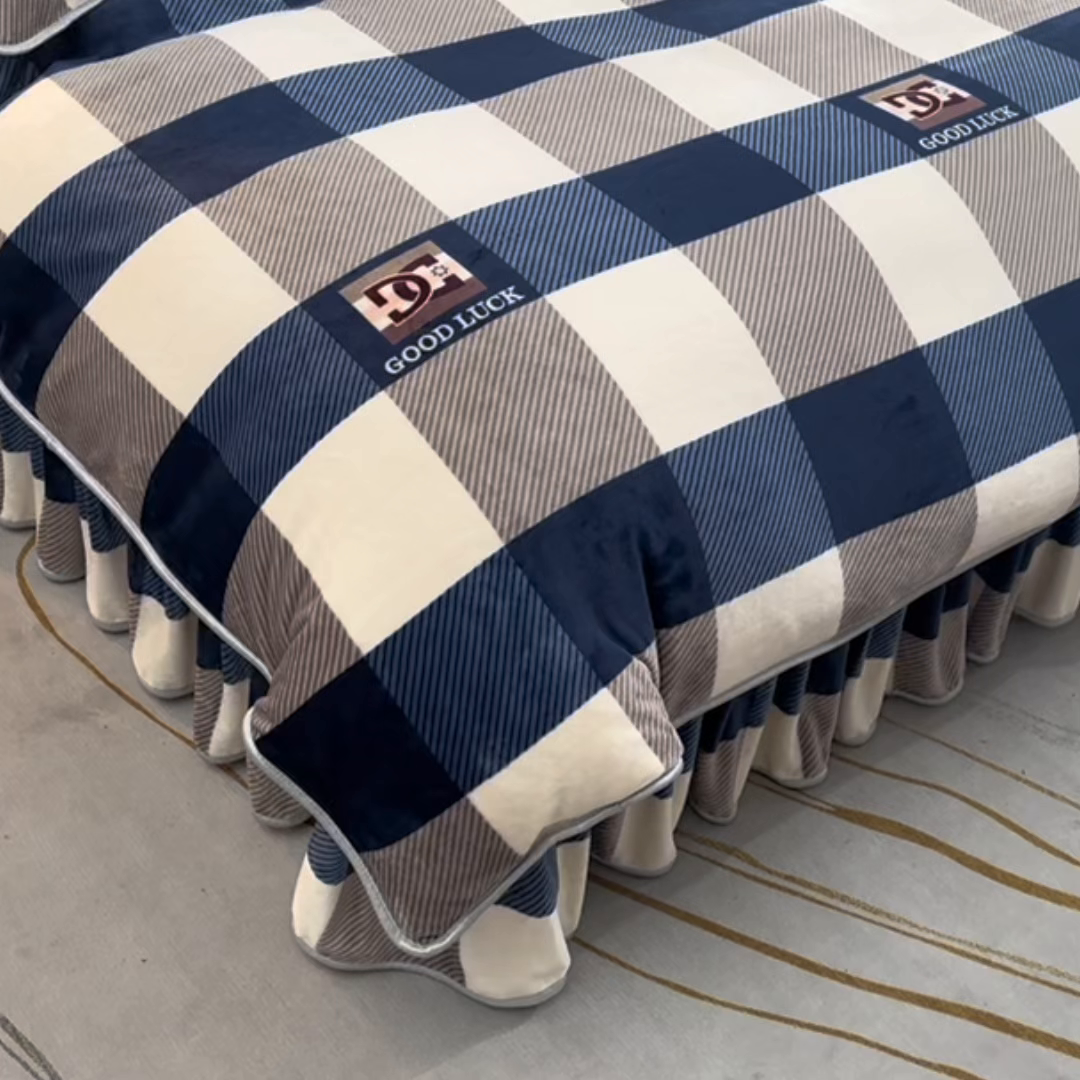 91家纺网 家纺一手货源 找家纺 眠多宝 2025新款8-9斤高克重牛奶绒四件套法莱绒水晶绒金貂绒抖音快手直播热款 蓝大格