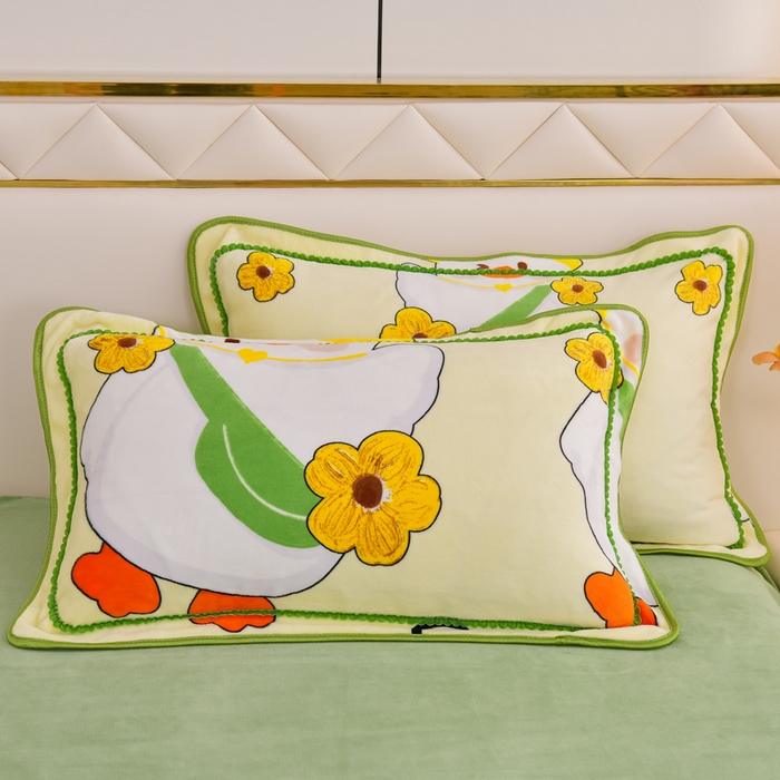 91家纺网 家纺一手货源 找家纺 眠多宝 2025新款8-9斤高克重牛奶绒四件套法莱绒水晶绒金貂绒抖音快手直播热款 你好小黄鸭