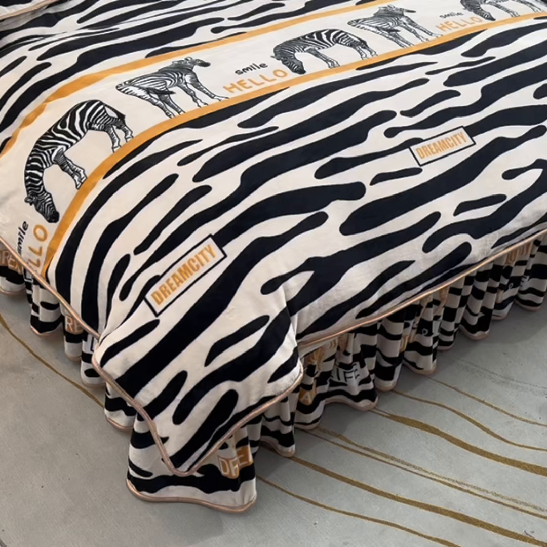 91家纺网 家纺一手货源 找家纺 眠多宝 2025新款8-9斤高克重牛奶绒四件套法莱绒水晶绒金貂绒抖音快手直播热款 时尚斑马