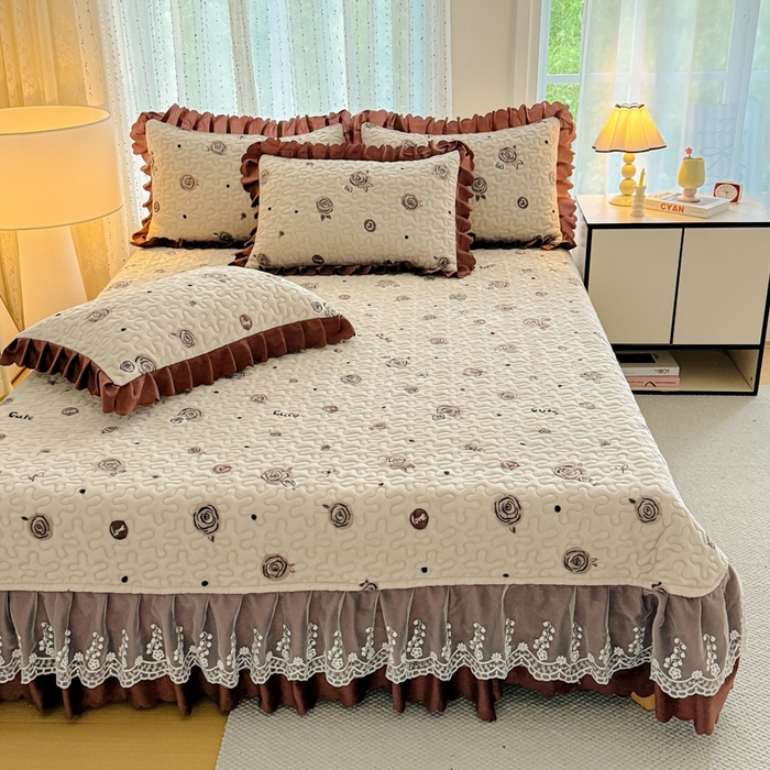 91家纺网 家纺一手货源 找家纺 绒耀 2025新款直播爆款双层蕾丝花边牛奶绒印花床盖四件套床盖单件三件套 情人节