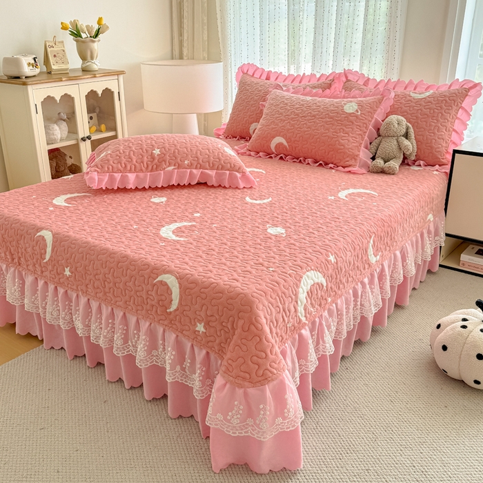 91家纺网 家纺一手货源 找家纺 绒耀 2025新款直播爆款双层蕾丝花边牛奶绒印花床盖四件套床盖单件三件套 晚安星辰