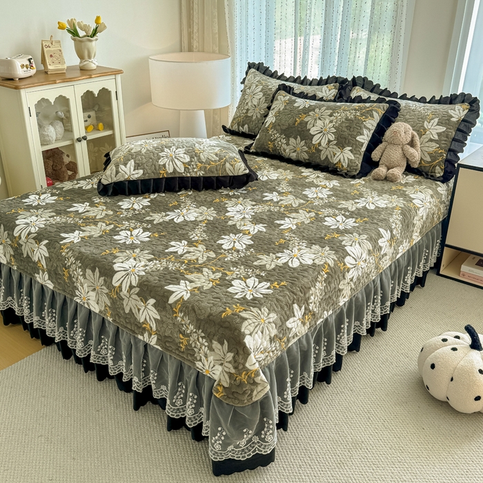 91家纺网 家纺一手货源 找家纺 绒耀 2025新款直播爆款双层蕾丝花边牛奶绒印花床盖四件套床盖单件三件套 温婉佳人