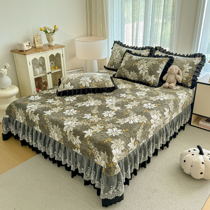 91家纺网 家纺一手货源 找家纺 绒耀 2025新款直播爆款双层蕾丝花边牛奶绒印花床盖四件套床盖单件三件套 温婉佳人