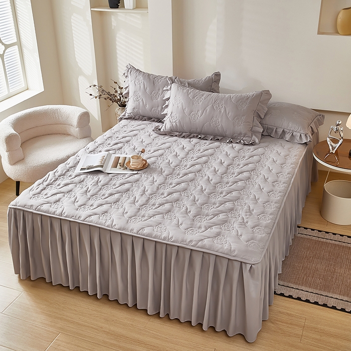 91家纺网 家纺一手货源 找家纺 瑞兴纺 2025新款水洗磨毛夹棉床裙三件套系列-繁花 繁花-高级灰