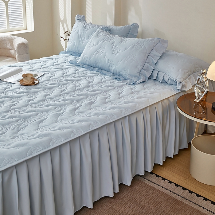 91家纺网 家纺一手货源 找家纺 瑞兴纺 2025新款水洗磨毛夹棉床裙三件套系列-繁花 繁花-海洋蓝