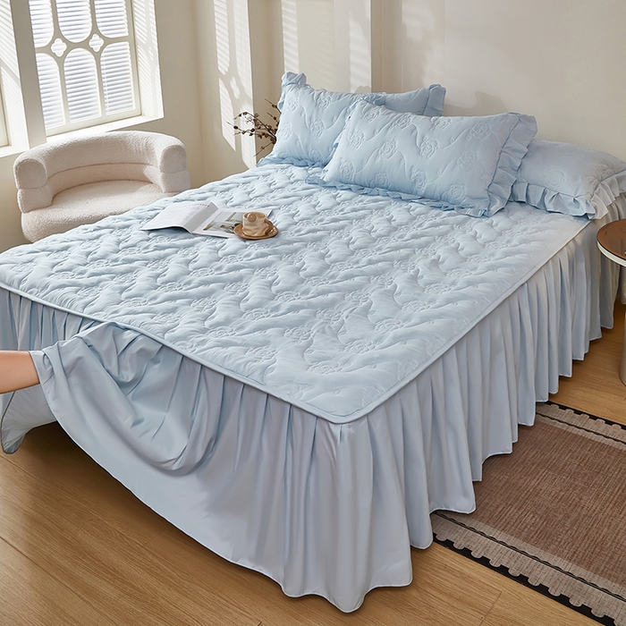 91家纺网 家纺一手货源 找家纺 瑞兴纺 2025新款水洗磨毛夹棉床裙三件套系列-繁花 繁花-海洋蓝