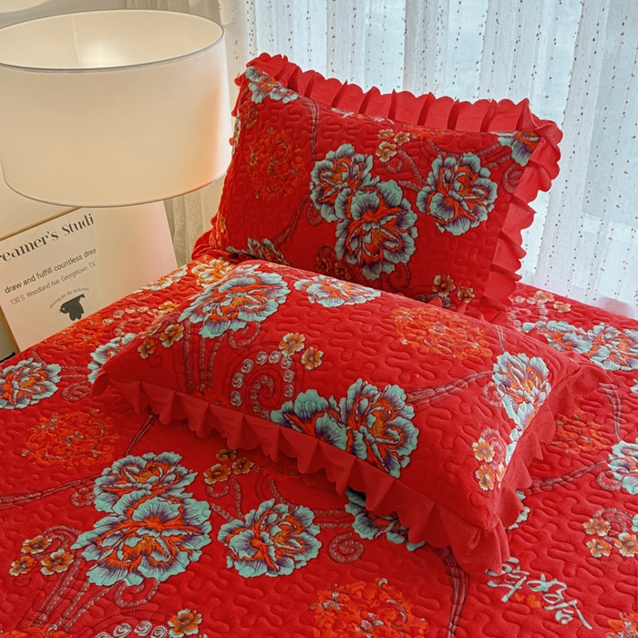 91家纺网 家纺一手货源 找家纺 绒耀 2025新款直播爆款双层蕾丝花边牛奶绒印花床盖四件套床盖单件三件套 喜上眉梢