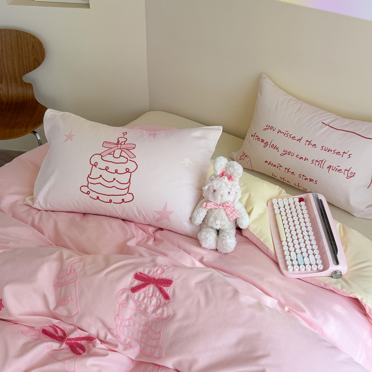 91家纺网 家纺一手货源 找家纺 （总）美乐迪家纺 2025新款全棉毛巾绣绣花四件套