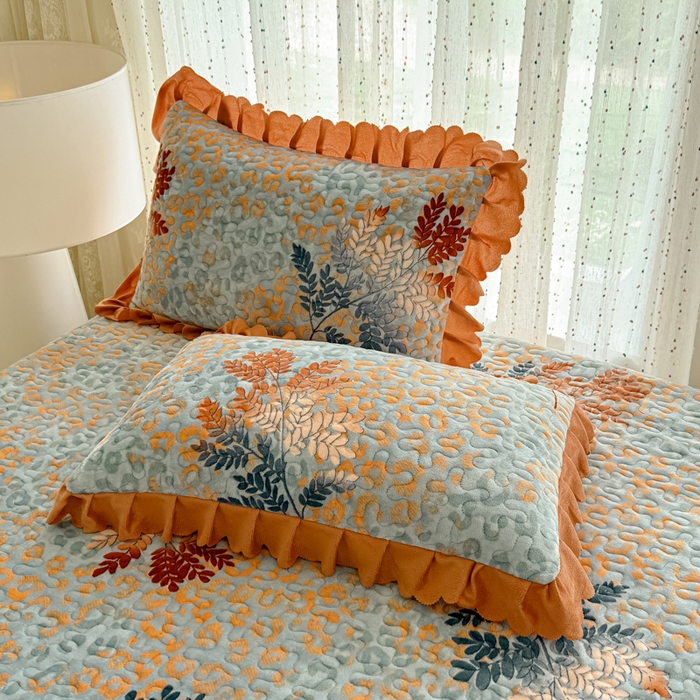 91家纺网 家纺一手货源 找家纺 绒耀 2025新款直播爆款双层蕾丝花边牛奶绒印花床盖四件套床盖单件三件套 一叶暴富