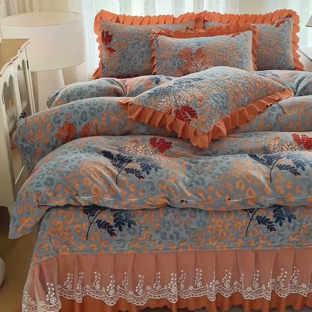 91家纺网 家纺一手货源 找家纺 绒耀 2025新款直播爆款双层蕾丝花边牛奶绒印花床盖四件套床盖单件三件套 一叶暴富