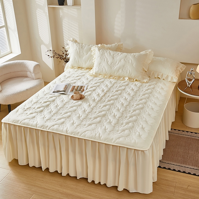 91家纺网 家纺一手货源 找家纺 瑞兴纺 2025新款水洗磨毛夹棉床裙三件套系列-繁花 繁花-米白