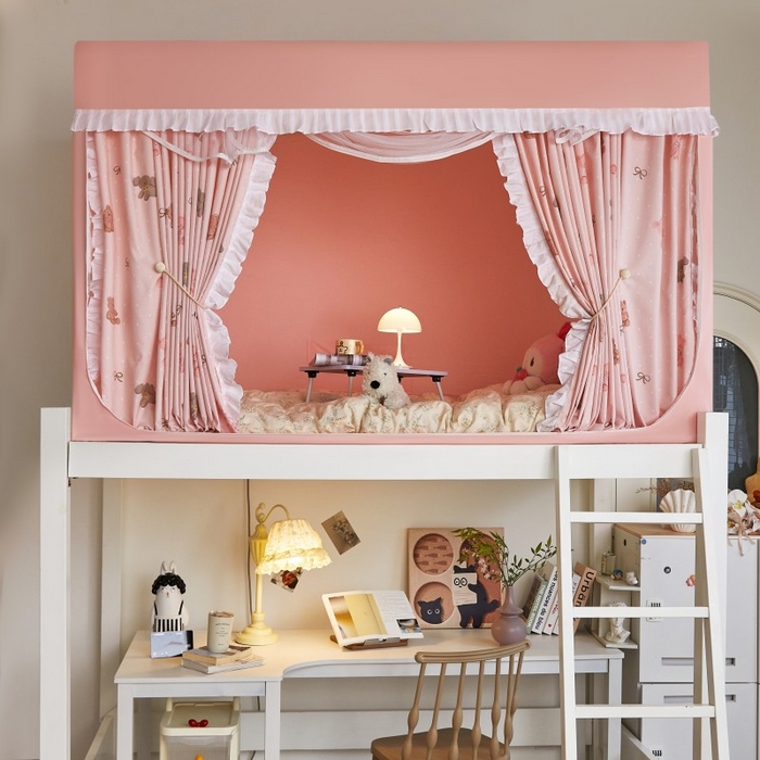 91家纺网 家纺一手货源 找家纺 锦逸家居 2025新款卡通抱抱熊强遮光床帘款学生蚊帐 幸运熊和狗-粉