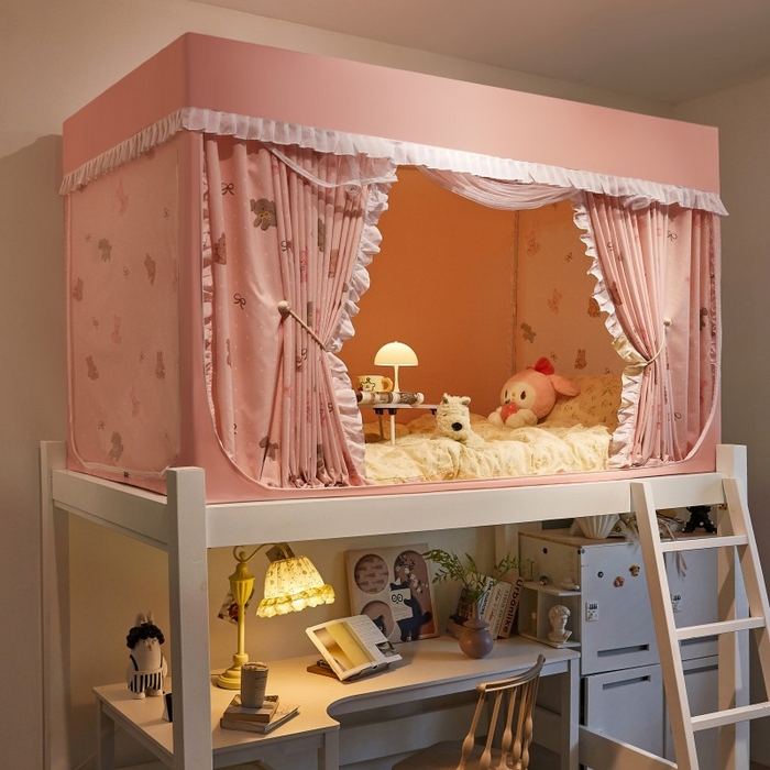 91家纺网 家纺一手货源 找家纺 锦逸家居 2025新款卡通抱抱熊强遮光床帘款学生蚊帐 幸运熊和狗-粉