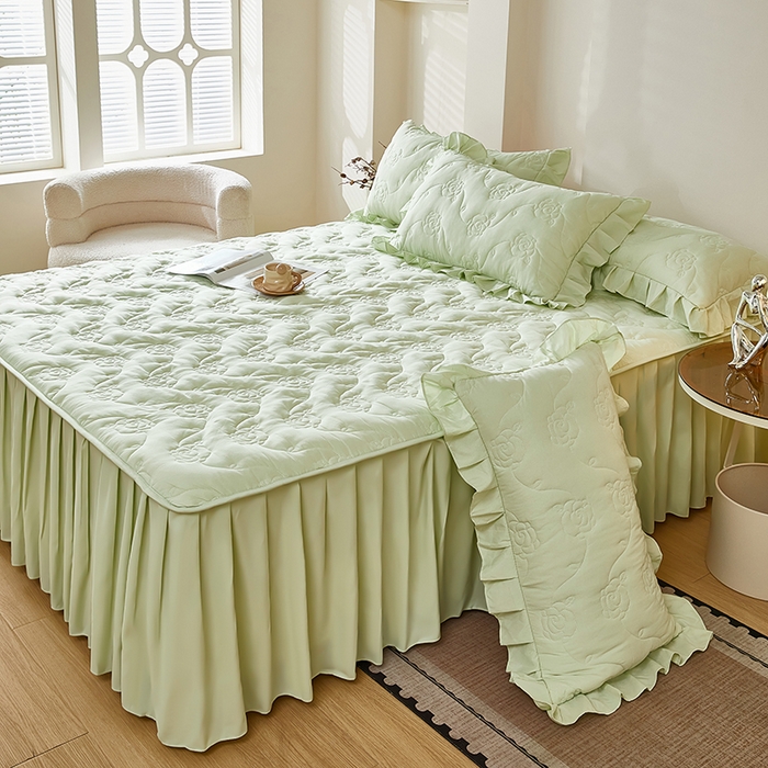 91家纺网 家纺一手货源 找家纺 瑞兴纺 2025新款水洗磨毛夹棉床裙三件套系列-繁花 繁花-抹茶绿