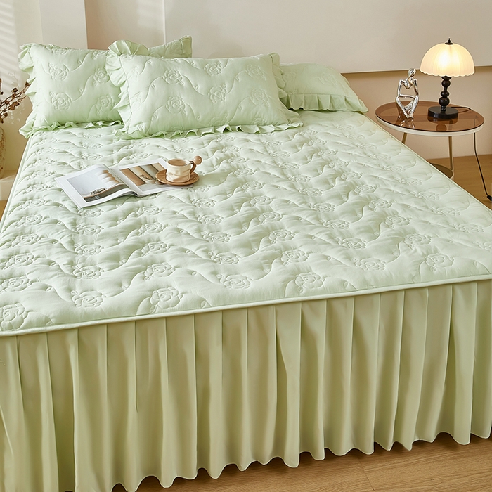 91家纺网 家纺一手货源 找家纺 瑞兴纺 2025新款水洗磨毛夹棉床裙三件套系列-繁花 繁花-抹茶绿