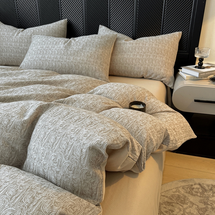 91家纺网 家纺一手货源 找家纺 莱茵家居 2025新款A类简约60S色织提花磨毛四件套 辞花-暖卡其