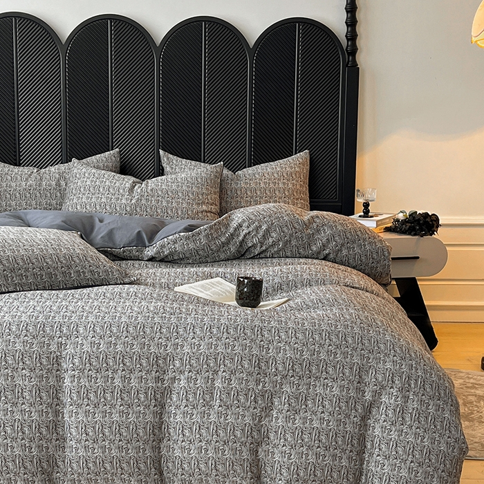 91家纺网 家纺一手货源 找家纺 莱茵家居 2025新款A类简约60S色织提花磨毛四件套 辞花-深霜灰