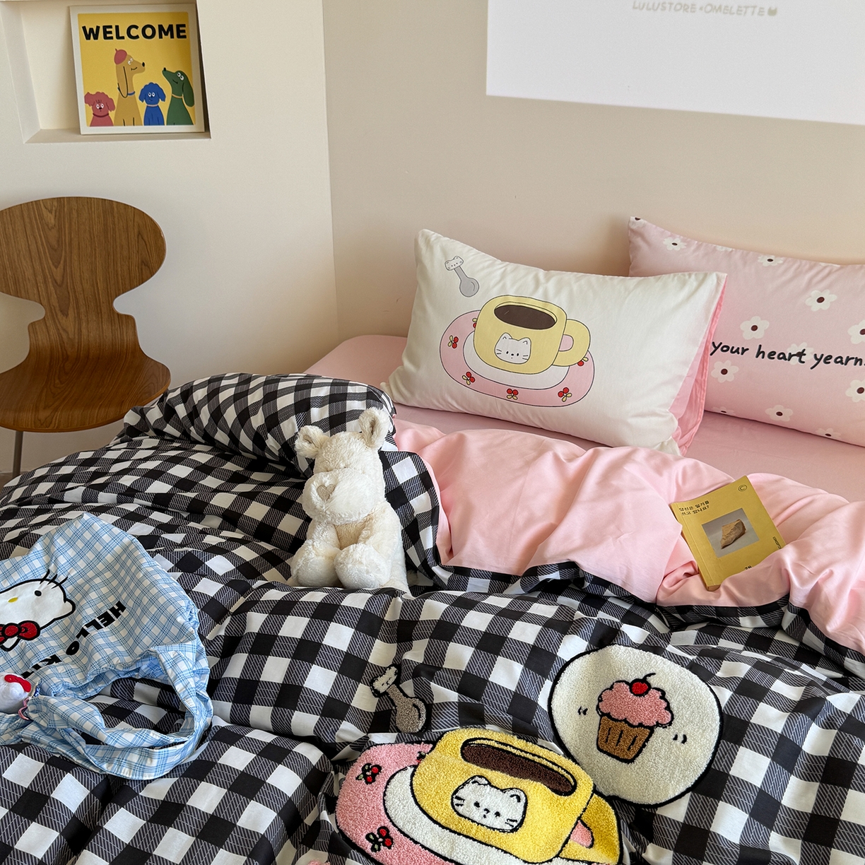 91家纺网 家纺一手货源 找家纺 美乐迪家纺 2025新款全棉毛巾绣绣花四件套 格子咖啡屋