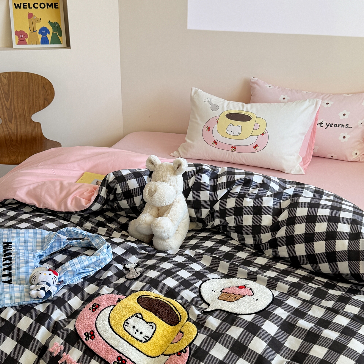 91家纺网 家纺一手货源 找家纺 美乐迪家纺 2025新款全棉毛巾绣绣花四件套 格子咖啡屋