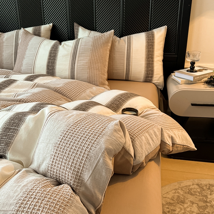 91家纺网 家纺一手货源 找家纺 莱茵家居 2025新款A类简约60S色织提花磨毛四件套 丝序-暮色棕