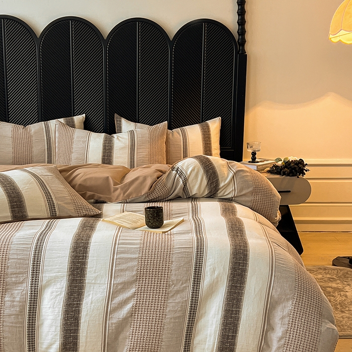 91家纺网 家纺一手货源 找家纺 莱茵家居 2025新款A类简约60S色织提花磨毛四件套 丝序-暮色棕