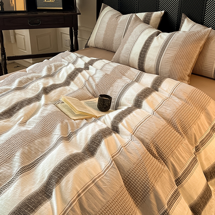 91家纺网 家纺一手货源 找家纺 莱茵家居 2025新款A类简约60S色织提花磨毛四件套 丝序-暮色棕