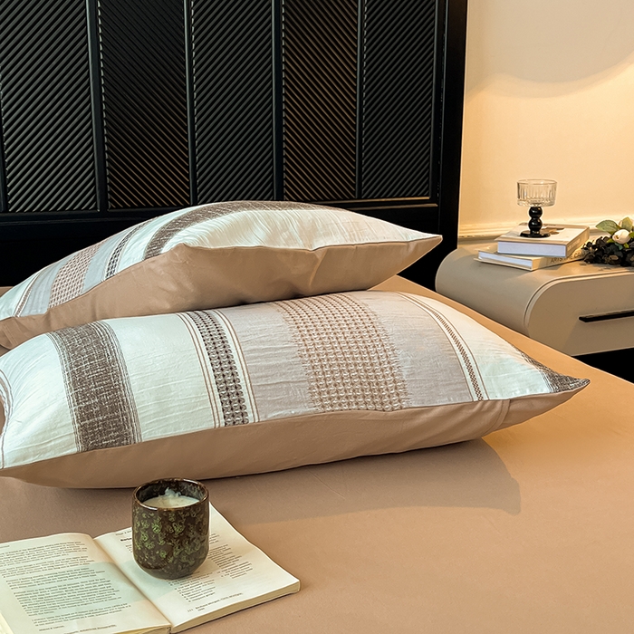 91家纺网 家纺一手货源 找家纺 莱茵家居 2025新款A类简约60S色织提花磨毛四件套 丝序-暮色棕