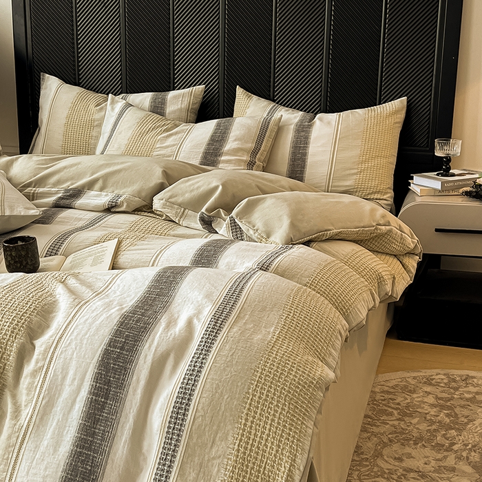 91家纺网 家纺一手货源 找家纺 莱茵家居 2025新款A类简约60S色织提花磨毛四件套 丝序-浅茶灰